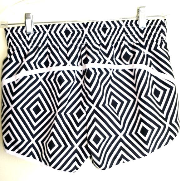 Athletic Works Shorts Women' Size M(8/10) Black White Print Elastic Waist Pullon - Picture 7 of 7